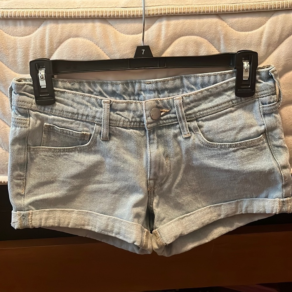 H&m jean shorts Skinny jean shorts Low waisted shorts - Size 34